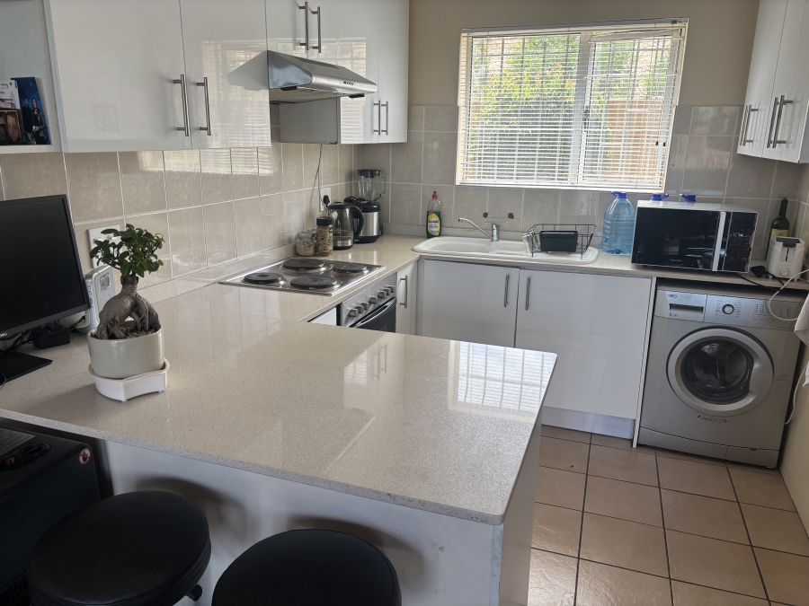 2 Bedroom Property for Sale in Glenwood Western Cape